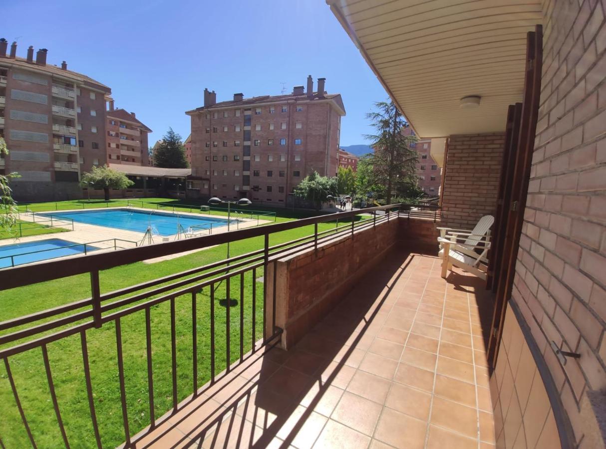 Apartamento Capelot Jaca Exterior photo